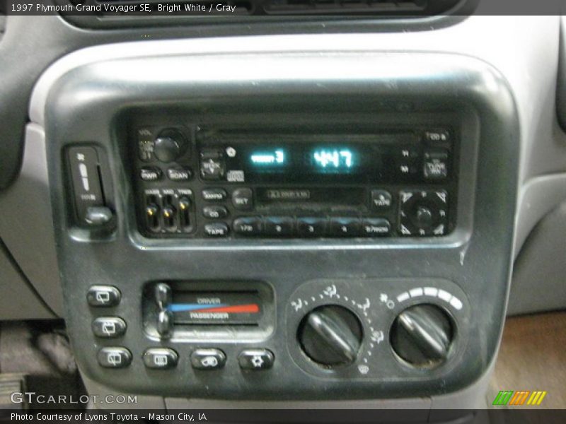 Bright White / Gray 1997 Plymouth Grand Voyager SE