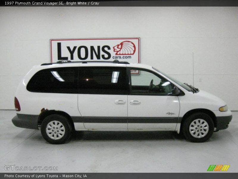 Bright White / Gray 1997 Plymouth Grand Voyager SE