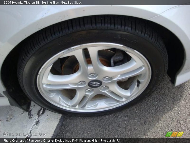 Sterling Silver Metallic / Black 2006 Hyundai Tiburon SE