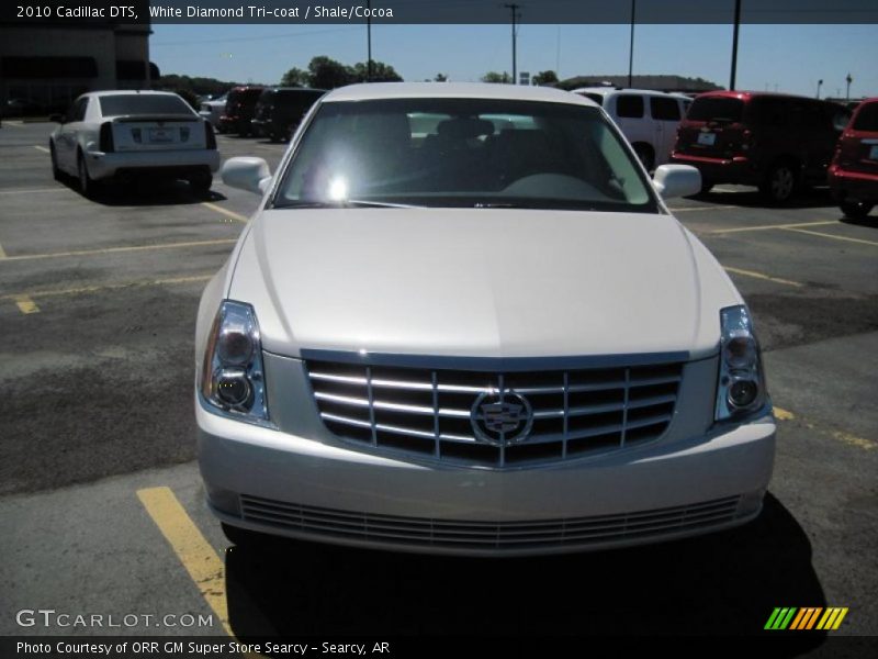White Diamond Tri-coat / Shale/Cocoa 2010 Cadillac DTS