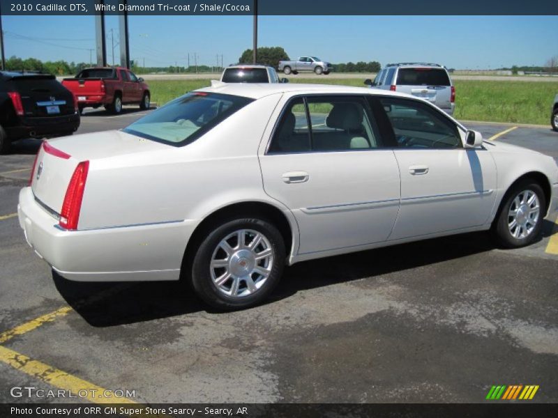 White Diamond Tri-coat / Shale/Cocoa 2010 Cadillac DTS