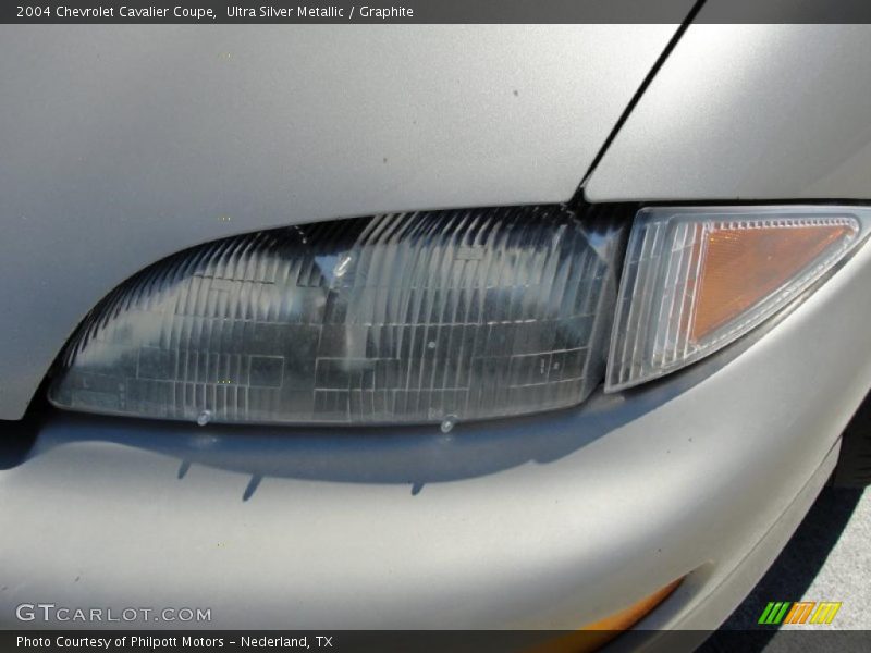 Ultra Silver Metallic / Graphite 2004 Chevrolet Cavalier Coupe