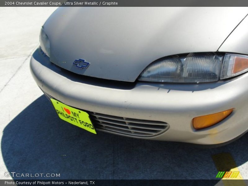 Ultra Silver Metallic / Graphite 2004 Chevrolet Cavalier Coupe
