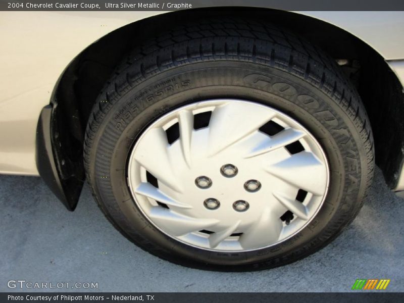 Ultra Silver Metallic / Graphite 2004 Chevrolet Cavalier Coupe