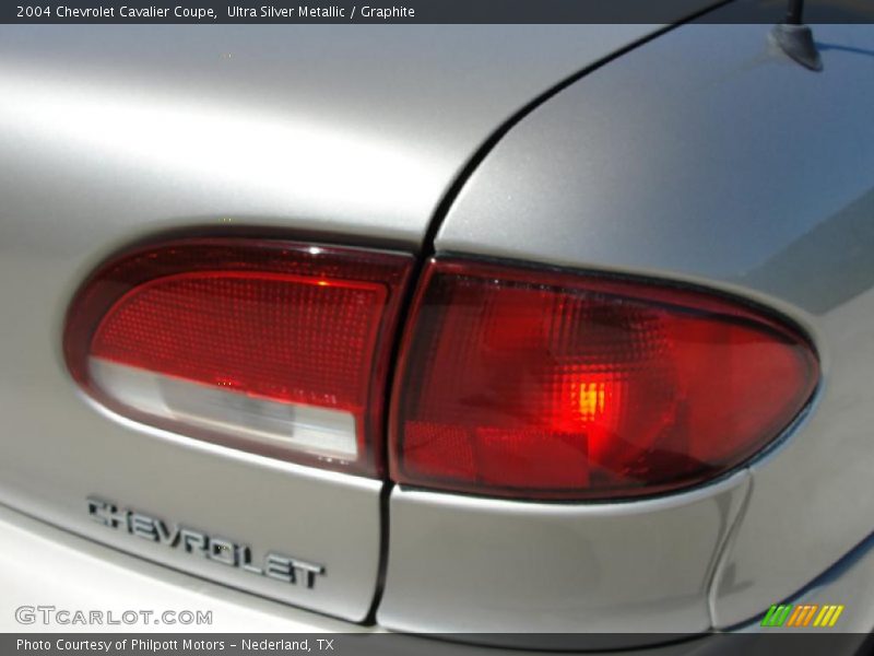 Ultra Silver Metallic / Graphite 2004 Chevrolet Cavalier Coupe
