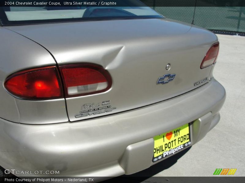 Ultra Silver Metallic / Graphite 2004 Chevrolet Cavalier Coupe