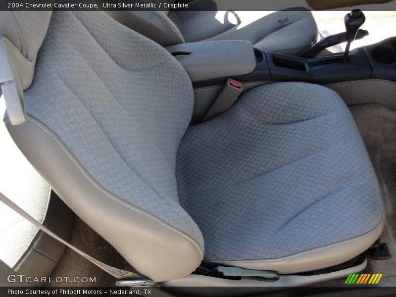 Ultra Silver Metallic / Graphite 2004 Chevrolet Cavalier Coupe
