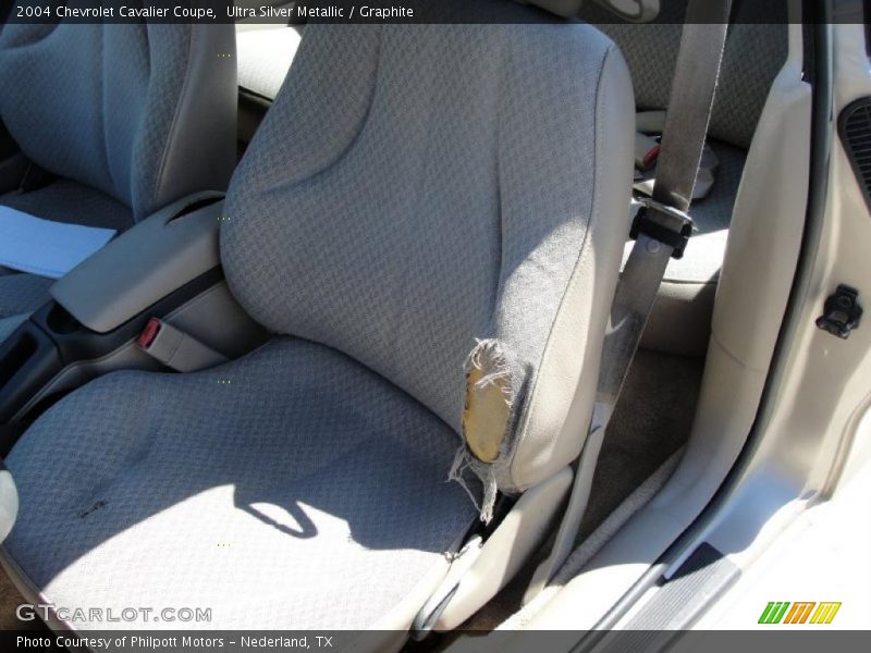 Ultra Silver Metallic / Graphite 2004 Chevrolet Cavalier Coupe