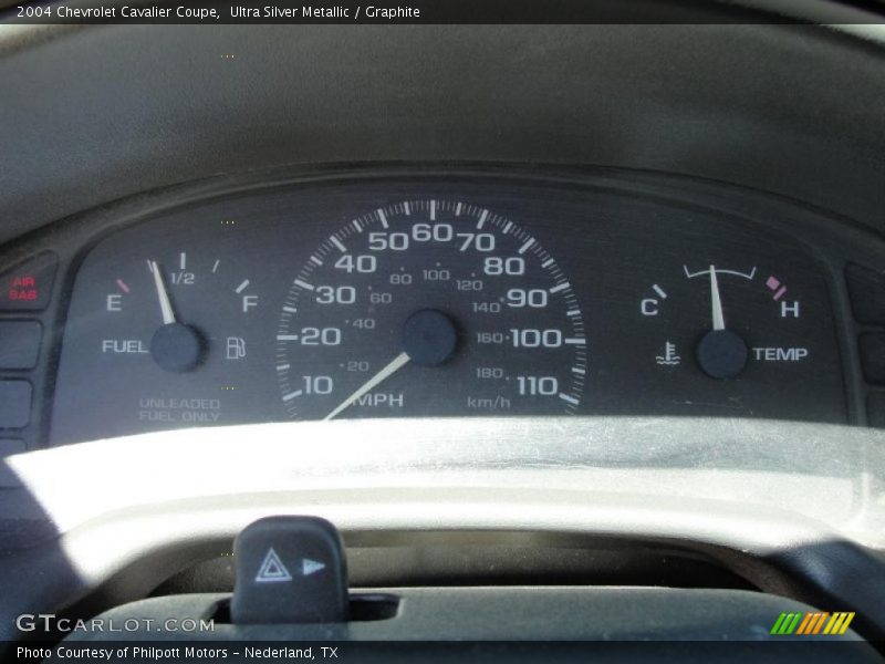Ultra Silver Metallic / Graphite 2004 Chevrolet Cavalier Coupe