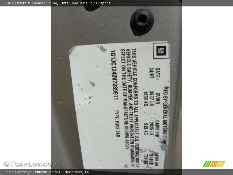 Ultra Silver Metallic / Graphite 2004 Chevrolet Cavalier Coupe