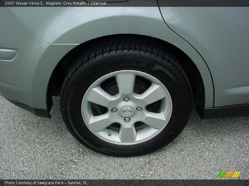 Magnetic Grey Metallic / Charcoal 2007 Nissan Versa S