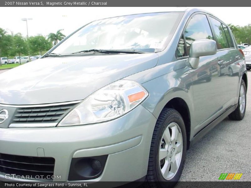 Magnetic Grey Metallic / Charcoal 2007 Nissan Versa S