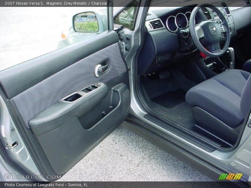 Magnetic Grey Metallic / Charcoal 2007 Nissan Versa S