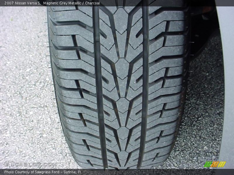 Magnetic Grey Metallic / Charcoal 2007 Nissan Versa S