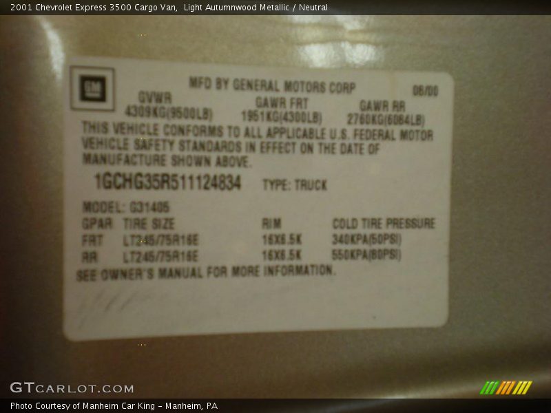 Light Autumnwood Metallic / Neutral 2001 Chevrolet Express 3500 Cargo Van
