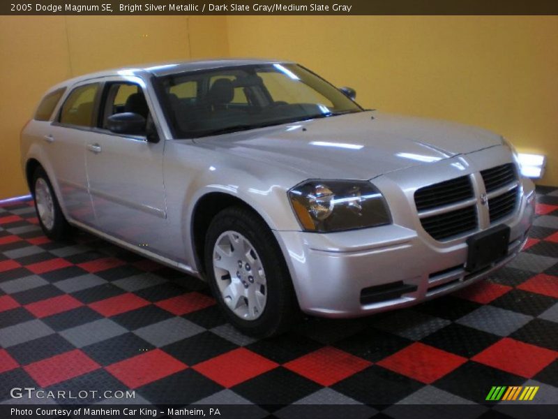 Bright Silver Metallic / Dark Slate Gray/Medium Slate Gray 2005 Dodge Magnum SE