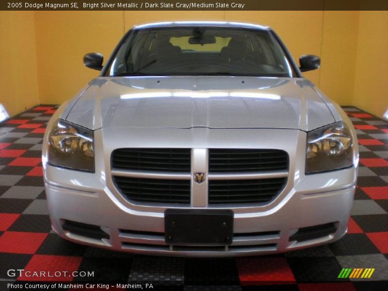 Bright Silver Metallic / Dark Slate Gray/Medium Slate Gray 2005 Dodge Magnum SE