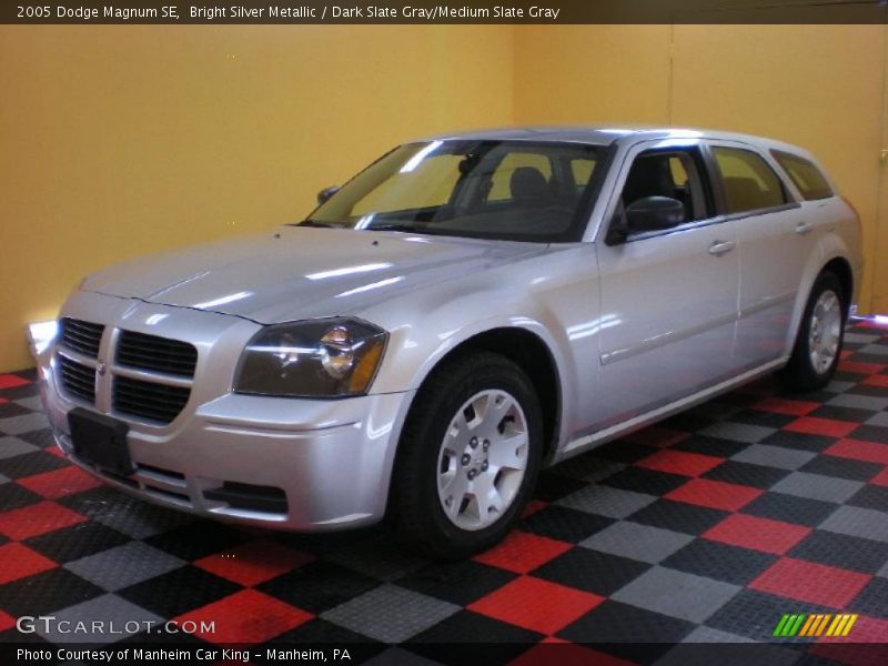 Bright Silver Metallic / Dark Slate Gray/Medium Slate Gray 2005 Dodge Magnum SE