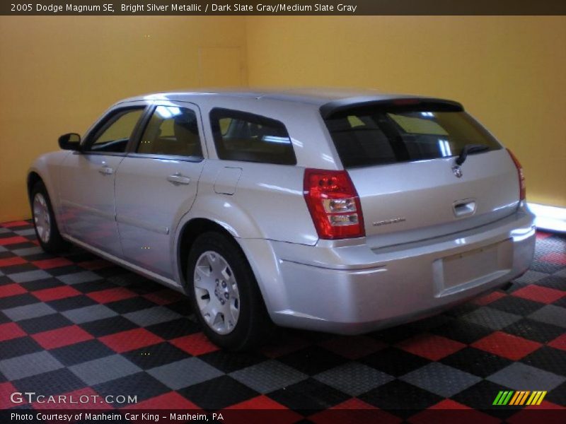 Bright Silver Metallic / Dark Slate Gray/Medium Slate Gray 2005 Dodge Magnum SE