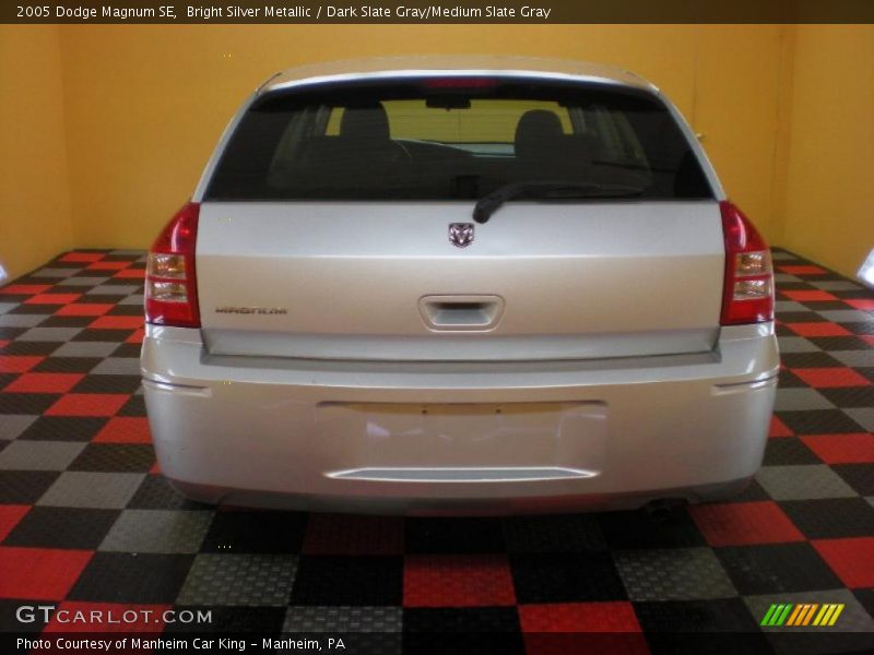 Bright Silver Metallic / Dark Slate Gray/Medium Slate Gray 2005 Dodge Magnum SE