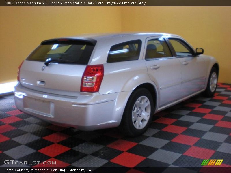 Bright Silver Metallic / Dark Slate Gray/Medium Slate Gray 2005 Dodge Magnum SE
