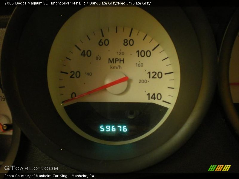 Bright Silver Metallic / Dark Slate Gray/Medium Slate Gray 2005 Dodge Magnum SE