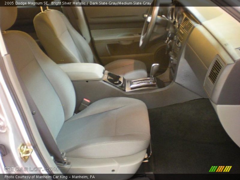 Bright Silver Metallic / Dark Slate Gray/Medium Slate Gray 2005 Dodge Magnum SE