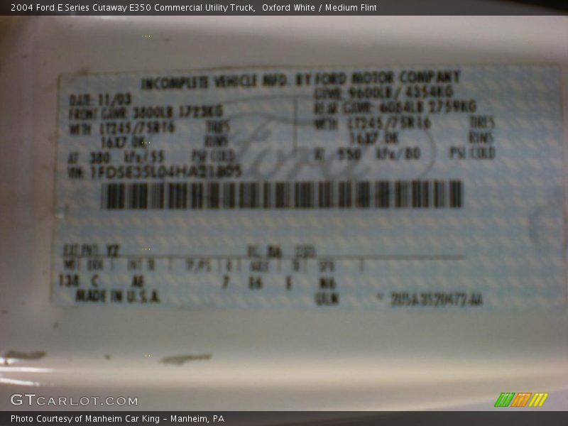 Oxford White / Medium Flint 2004 Ford E Series Cutaway E350 Commercial Utility Truck