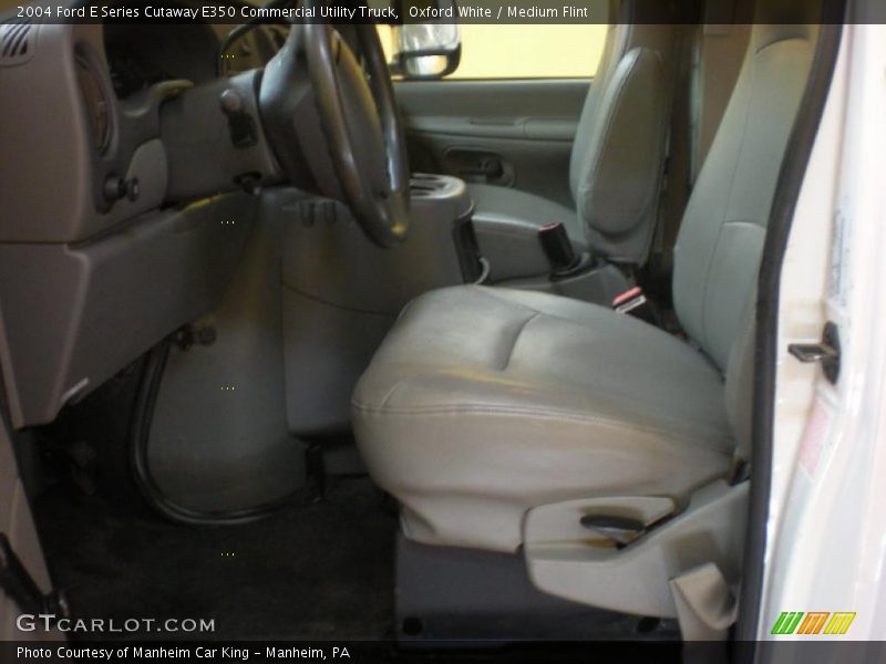 Oxford White / Medium Flint 2004 Ford E Series Cutaway E350 Commercial Utility Truck