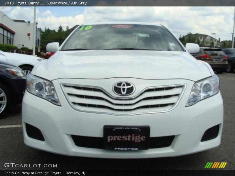 Super White / Ash Gray 2010 Toyota Camry LE