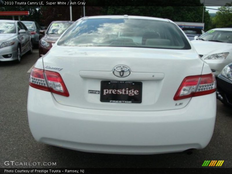 Super White / Ash Gray 2010 Toyota Camry LE