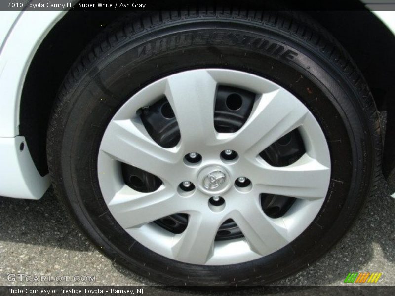Super White / Ash Gray 2010 Toyota Camry LE