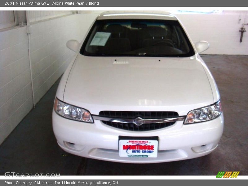Alpine White Pearl / Blond 2001 Nissan Altima GXE