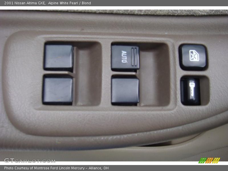 Alpine White Pearl / Blond 2001 Nissan Altima GXE