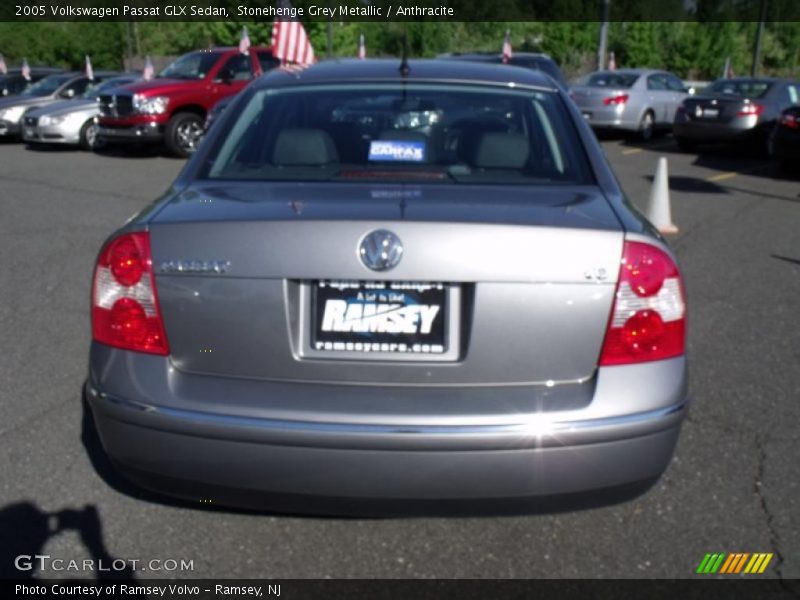 Stonehenge Grey Metallic / Anthracite 2005 Volkswagen Passat GLX Sedan