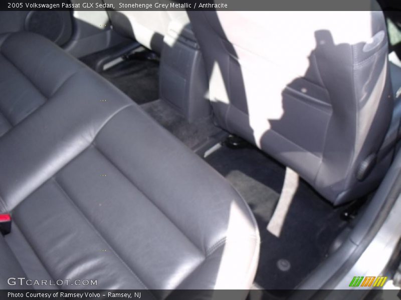 Stonehenge Grey Metallic / Anthracite 2005 Volkswagen Passat GLX Sedan