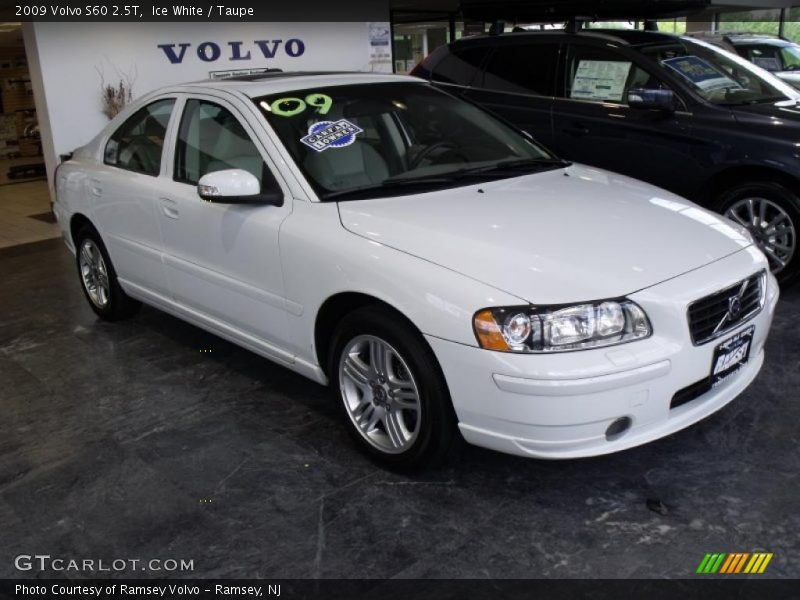 Ice White / Taupe 2009 Volvo S60 2.5T