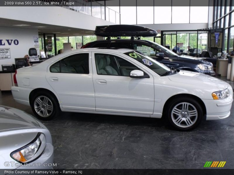 Ice White / Taupe 2009 Volvo S60 2.5T