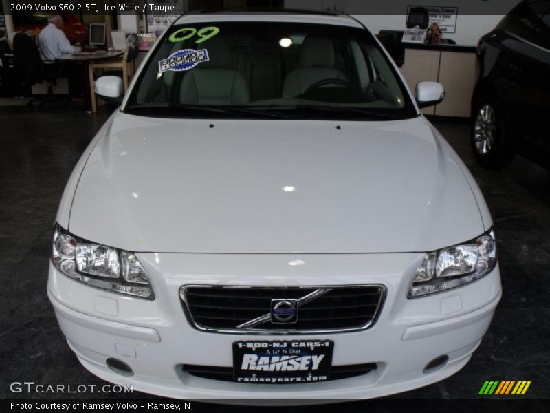 Ice White / Taupe 2009 Volvo S60 2.5T