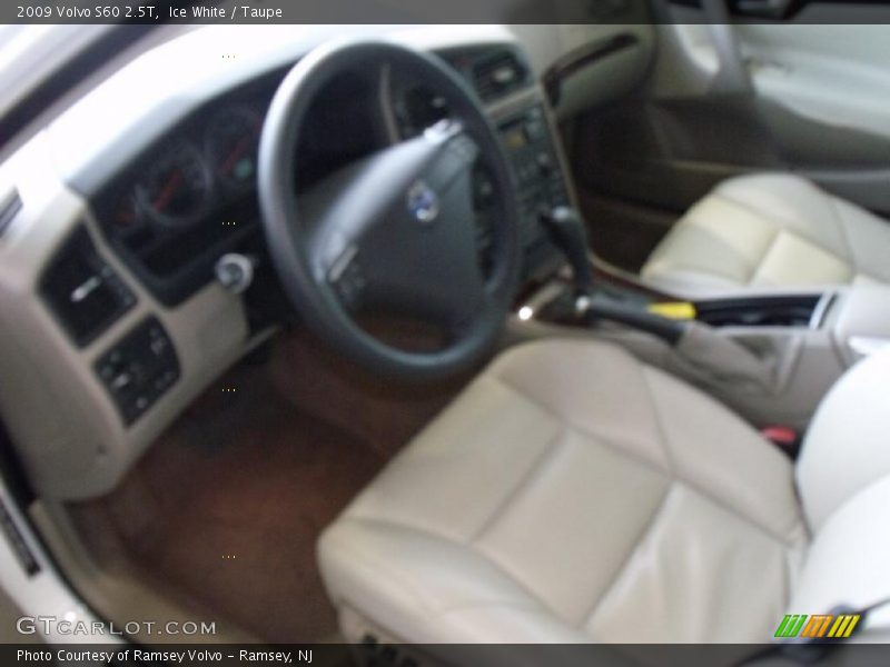 Ice White / Taupe 2009 Volvo S60 2.5T