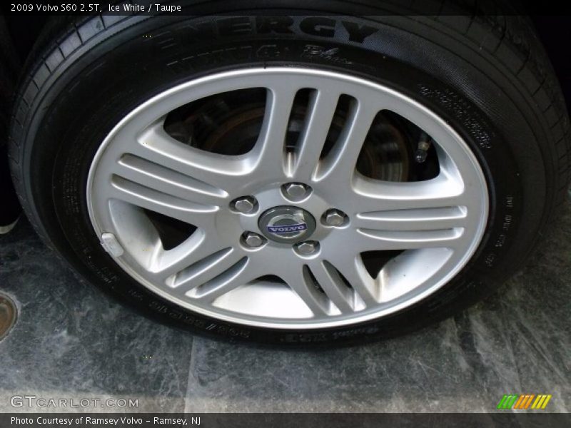 Ice White / Taupe 2009 Volvo S60 2.5T