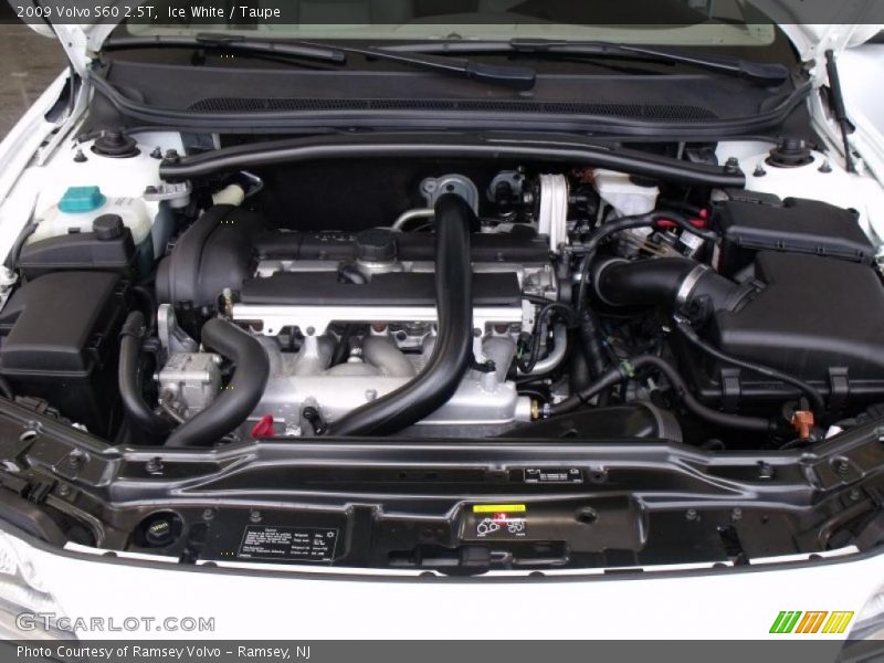 Ice White / Taupe 2009 Volvo S60 2.5T