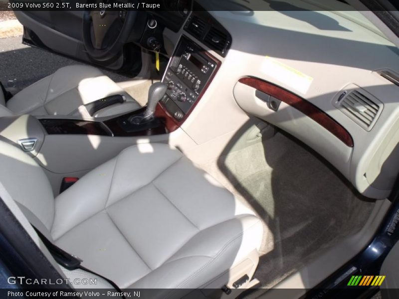 Barents Blue Metallic / Taupe 2009 Volvo S60 2.5T