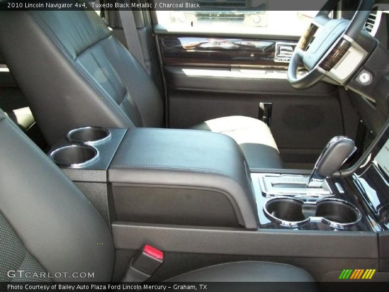 Tuxedo Black Metallic / Charcoal Black 2010 Lincoln Navigator 4x4