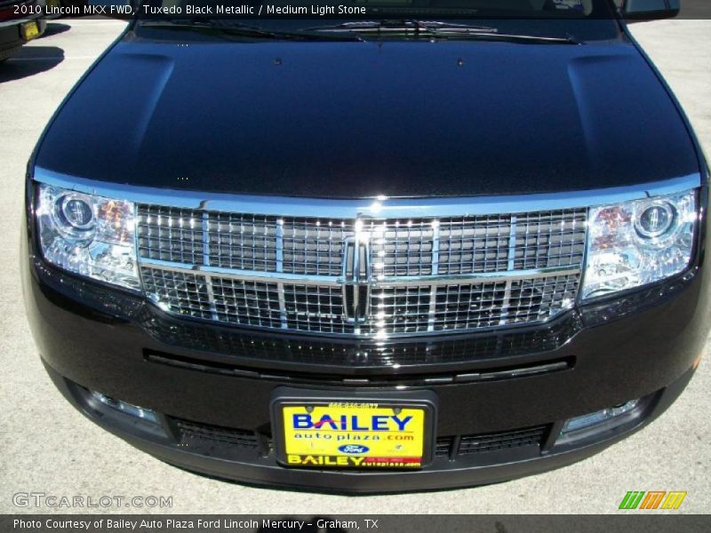 Tuxedo Black Metallic / Medium Light Stone 2010 Lincoln MKX FWD