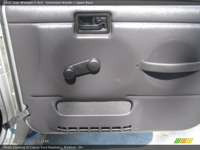 Silverstone Metallic / Agate Black 2002 Jeep Wrangler X 4x4