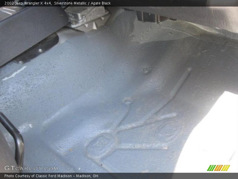 Silverstone Metallic / Agate Black 2002 Jeep Wrangler X 4x4