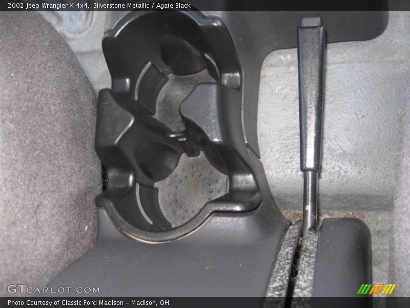 Silverstone Metallic / Agate Black 2002 Jeep Wrangler X 4x4