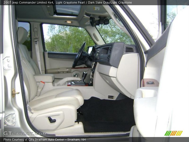 Light Graystone Pearl / Dark Slate Gray/Light Graystone 2007 Jeep Commander Limited 4x4