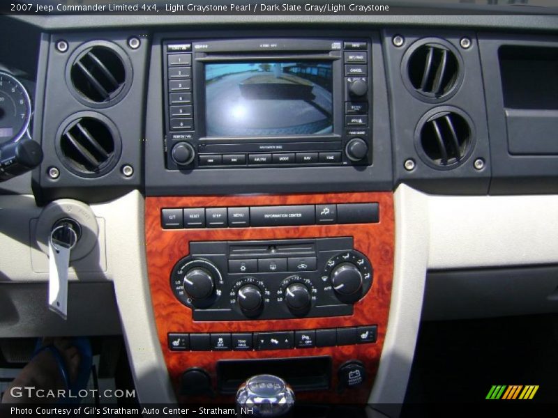 Light Graystone Pearl / Dark Slate Gray/Light Graystone 2007 Jeep Commander Limited 4x4